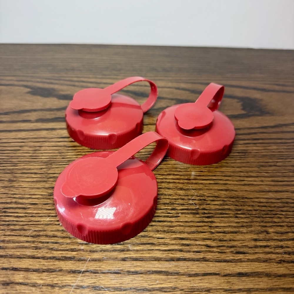 3 Rubbermaid 1C95 Screw-on Flip-Top Replacement LID ONLY RED